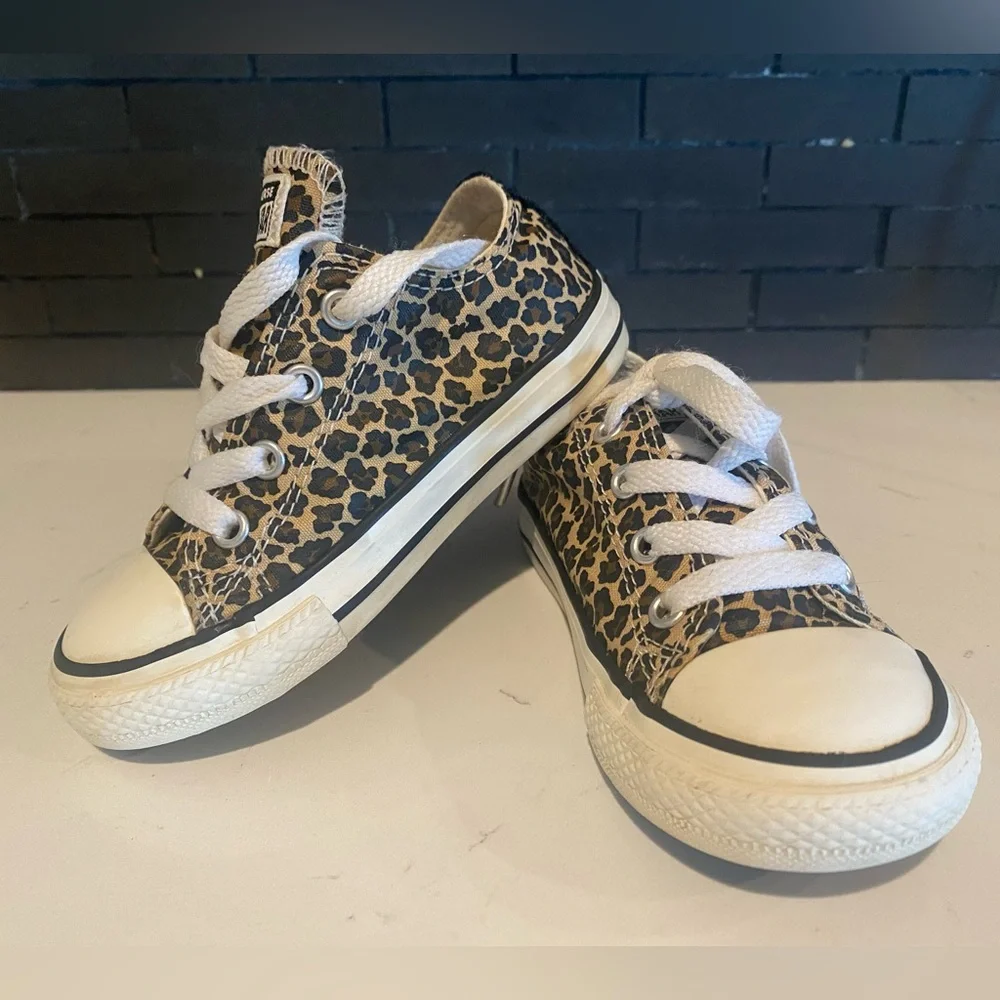 White Laces Converse All Star Leopard Cheetah Print Toddler Sneakers Size 8 🐆